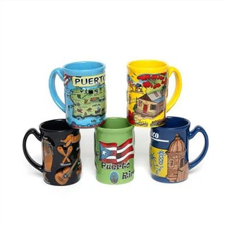 Glasert preget keramisk krus